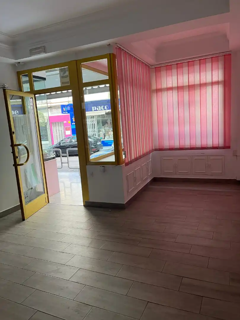 Local comercial en alquiler en Calle Francisco Pizarro 32, imagen 4