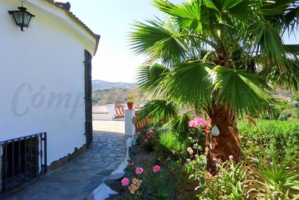 Casa con piscina en venta en Torrox Pueblo, imagen 2