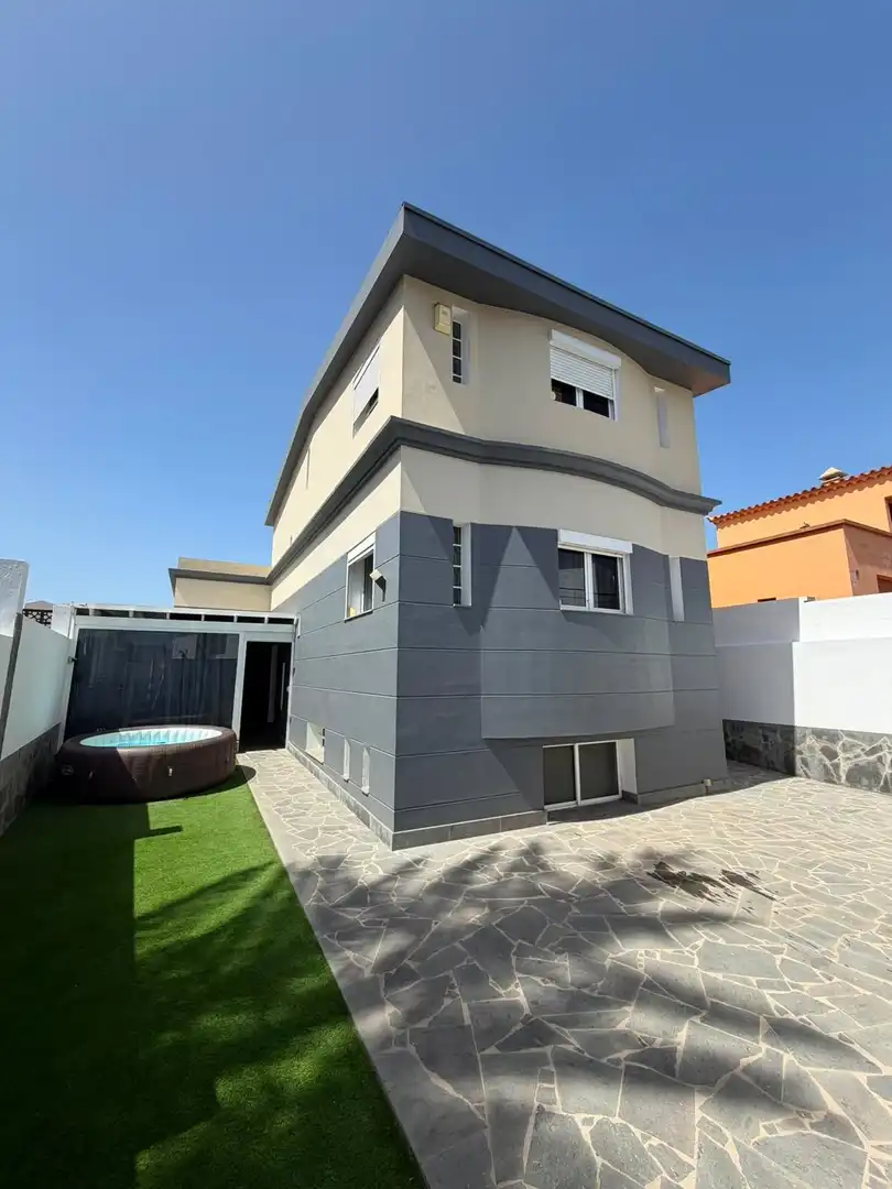Exterior view of Houses for sale in Telde  with Air Conditioner, Heating and Private garden