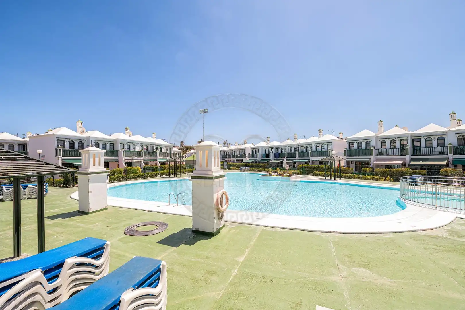 Piscina de Casa adosada en venda en San Bartolomé de Tirajana amb Aire condicionat, Jardí privat i Terrassa