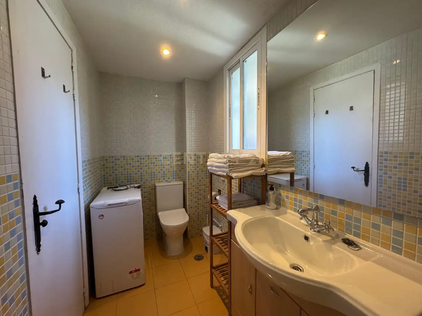 Badezimmer von Wohnungen zum Verkauf in San Martín de Valdeiglesias mit Klimaanlage, Privatgarten und Möbliert