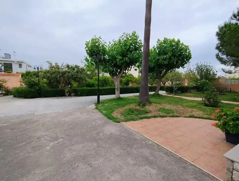 Haus oder Chalet zum Verkauf in Almazora / Almassora mit Heizung, Privatgarten und Terrasse