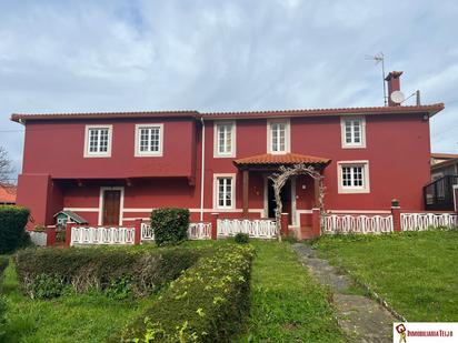 Vista exterior de Casa o xalet en venda en Valdoviño amb Calefacció, Jardí privat i Parquet