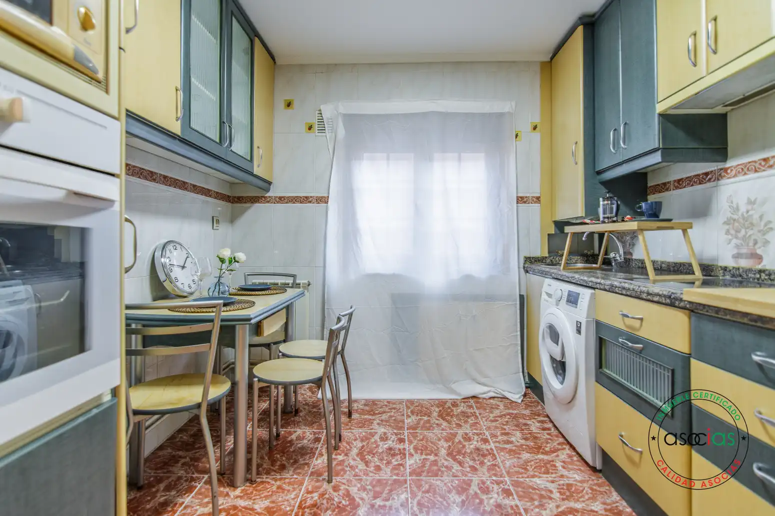 Cuina de Pis en venda en Gijón  amb Calefacció i Parquet