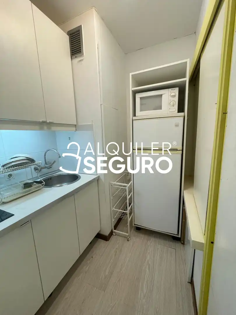 Kitchen of Flat for rent in Madrid  with Air Conditioner, Heating and Furnished