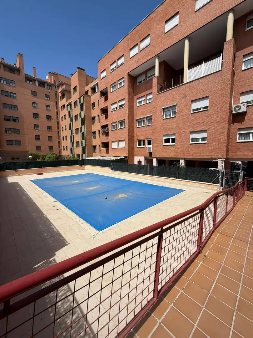 Piscina de Piso de alquiler en  Madrid Capital con Aire acondicionado, Calefacción y Parquet