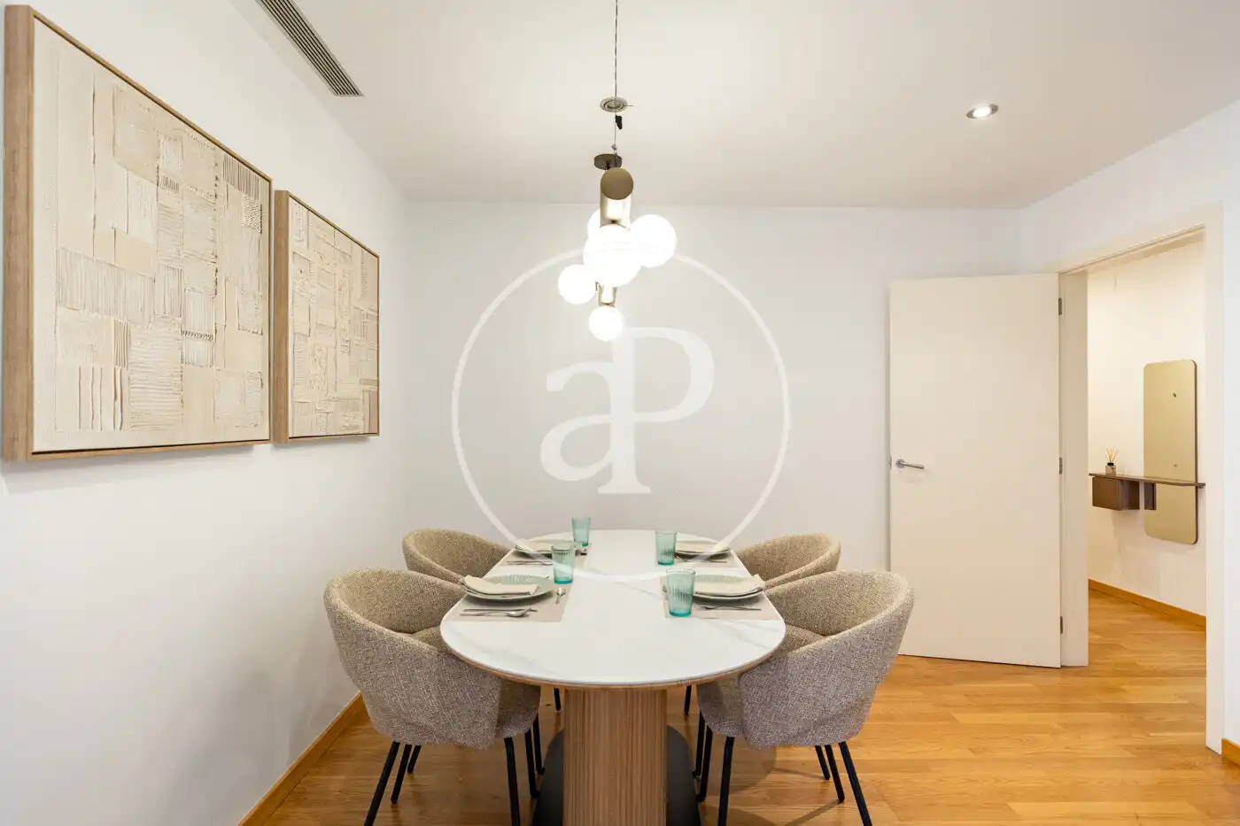 Comedor de Piso en venta en Barcelona con Aire acondicionado, Calefacción y Balcón