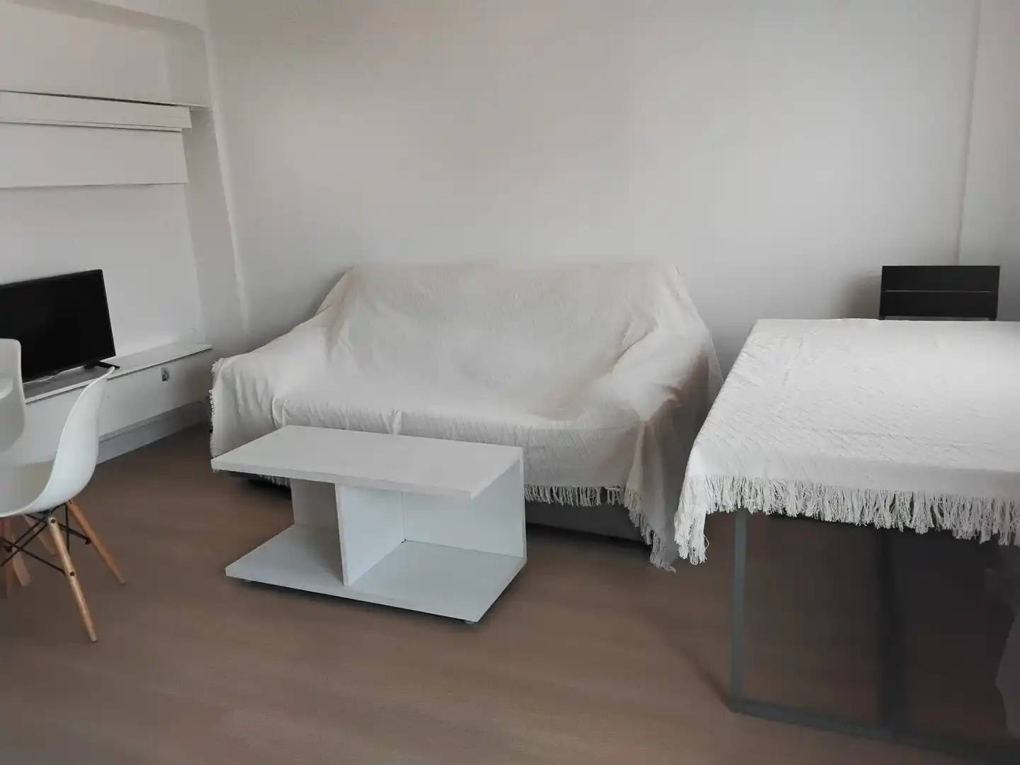 Living room of Flat for rent in Valencia  with Air Conditioner, Furnished and Oven