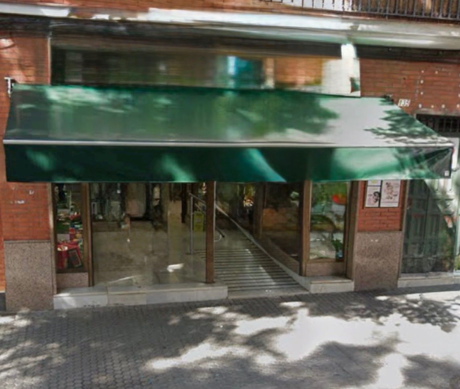 Local de lloguer en  Sevilla Capital amb Moblat