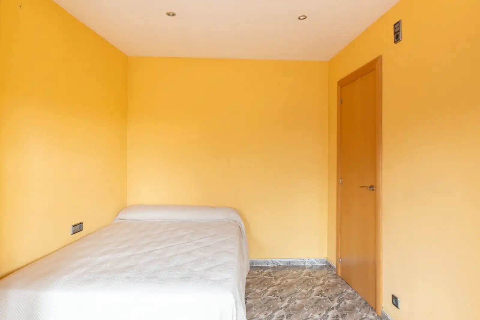 Habitación de Piso en venta en Badalona con Calefacción