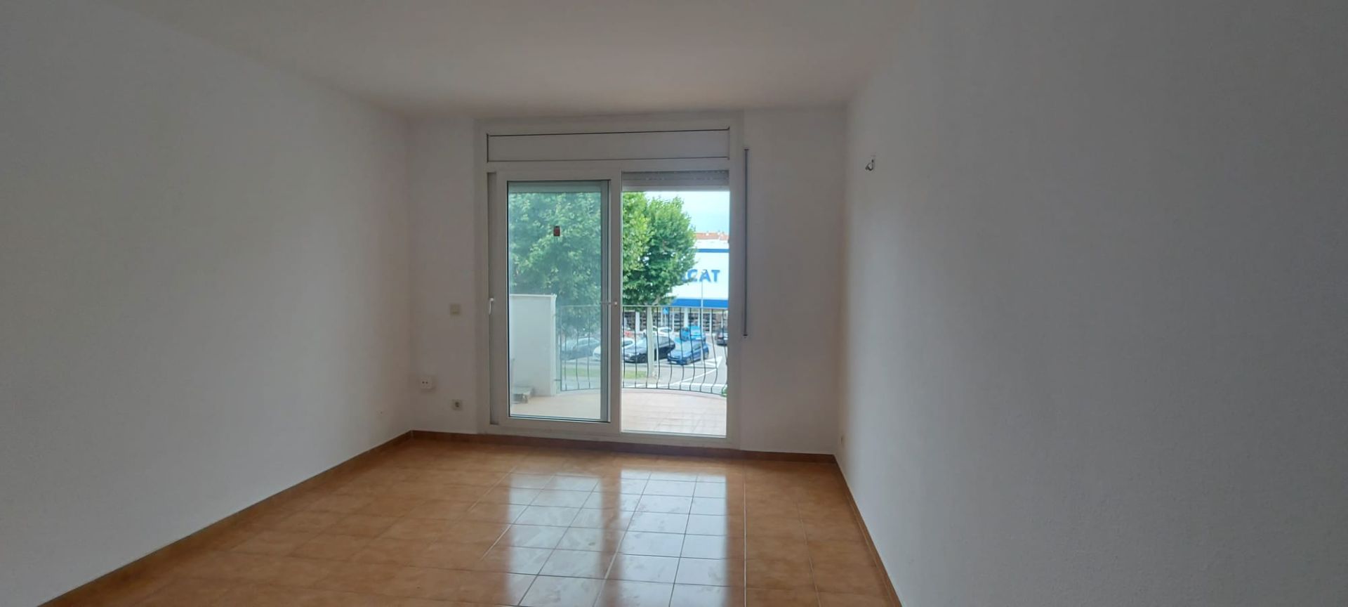Sala d'estar de Apartament en venda en Empuriabrava amb Terrassa i Piscina comunitària