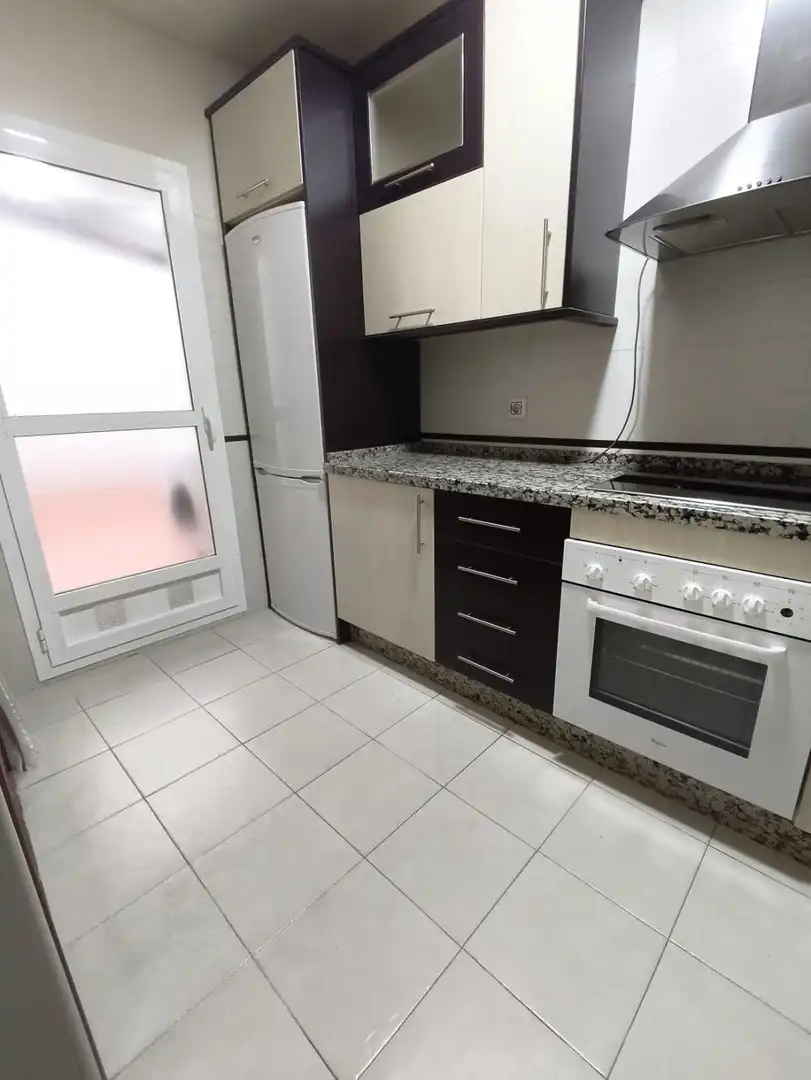 Apartament amb ascensor en venda a Carretera de Sevilla - Los Montitos, imagen 3