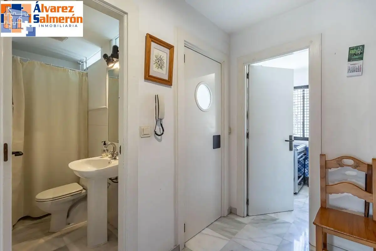 Bathroom of Houses for sale in Granada  with Air Conditioner, Terrace and Storage room