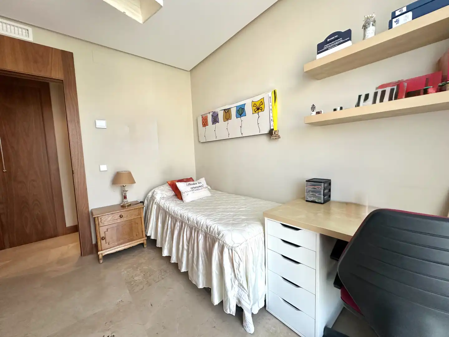 Bedroom of Flat for sale in Madrid  with Air Conditioner, Heating and Storage room