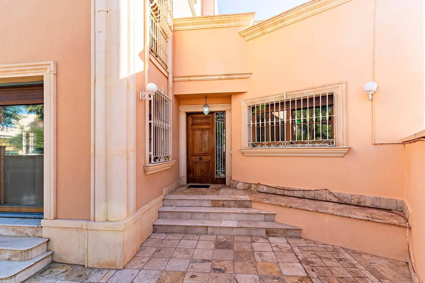 Casa o xalet en venda en Almería amb Jardí privat, Terrassa i Alarma