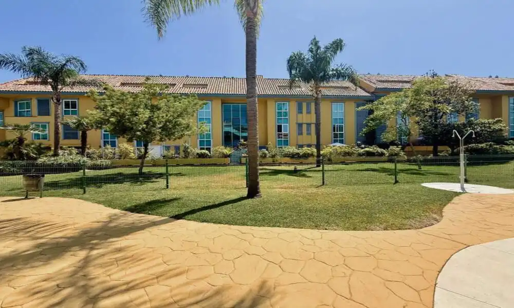 Vista exterior de Dúplex de alquiler en Marbella con Aire acondicionado, Calefacción y Terraza