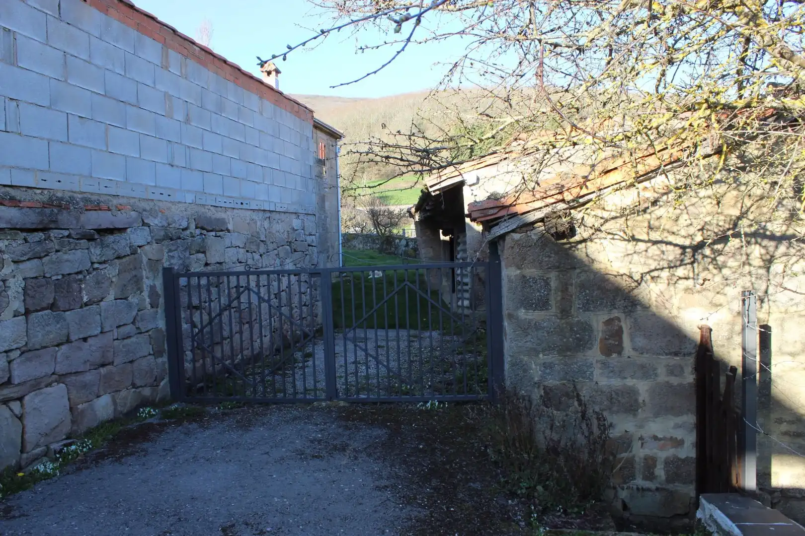 Country house zum Verkauf in Valdeprado del Río mit Privatgarten