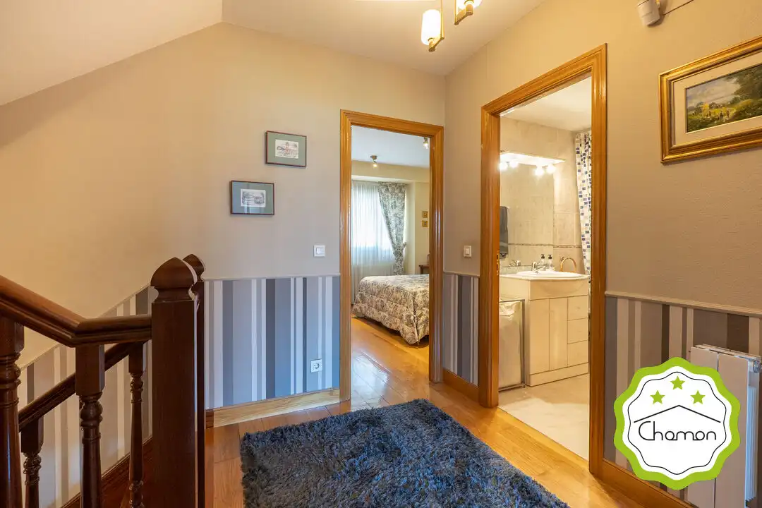 Casa adosada en venta en Loiu con Calefacción y Jardín privado