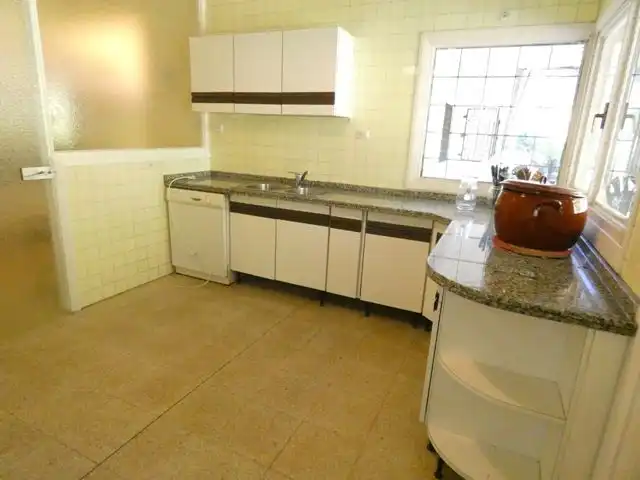 Cuina de Casa o xalet en venda en Culleredo amb Jardí privat, Parquet i Terrassa