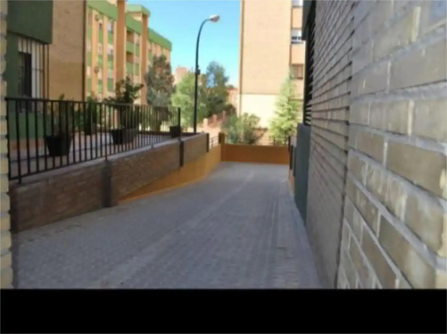 Parking de Piso en venta en Granada con Aire acondicionado, Jardín privado y Amueblado
