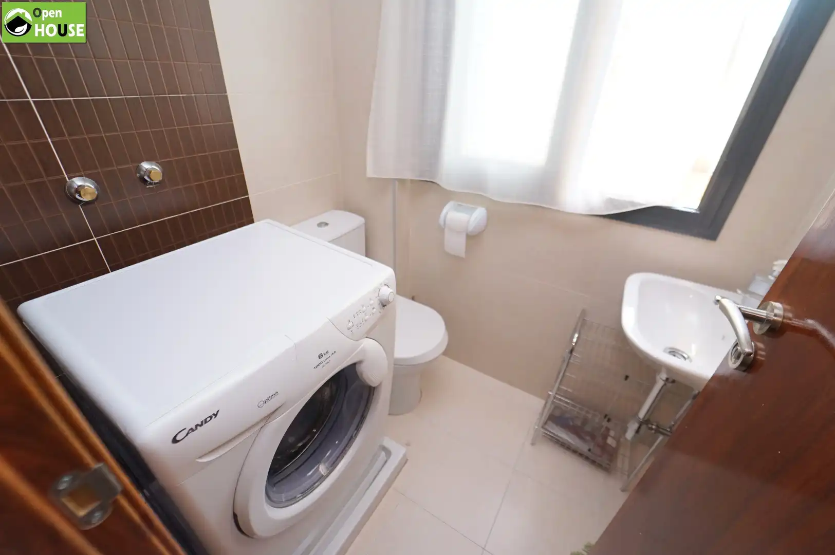 Bathroom of Flat for rent in Armilla  with Air Conditioner, Furnished and Oven