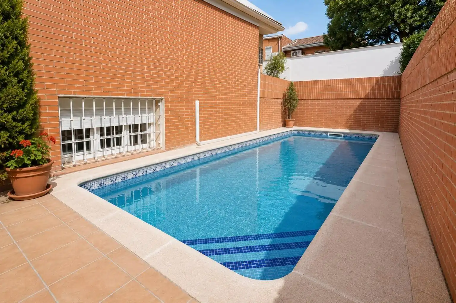 Swimming pool of Detached homes for sale in Madrid  with Air Conditioner, Heating and Private garden