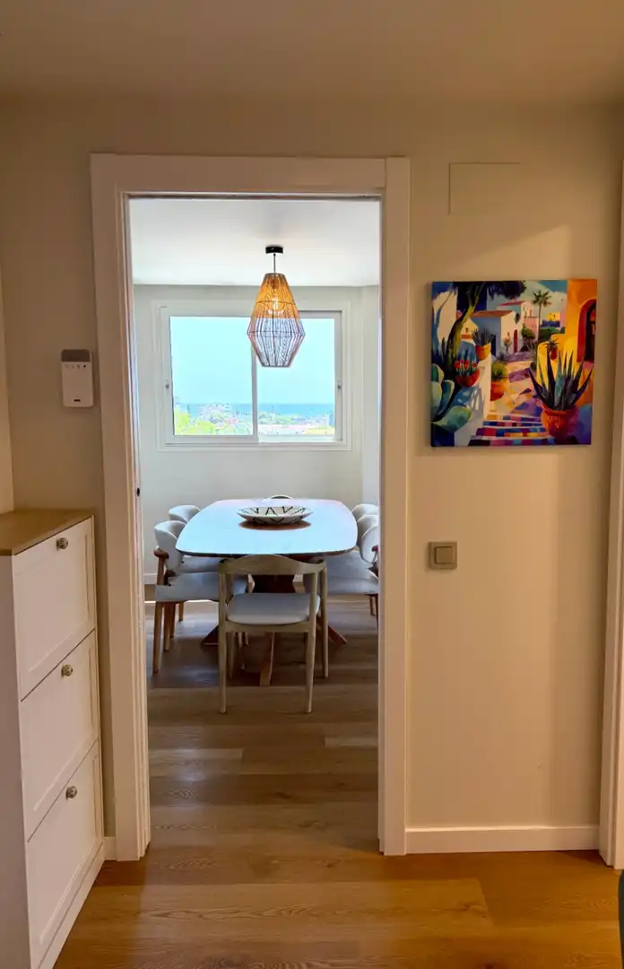 Menjador de Apartament de lloguer en Sitges amb Aire condicionat, Calefacció i Jardí privat