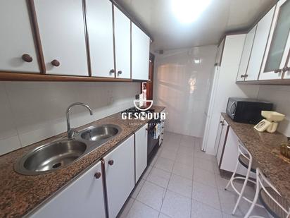 Kitchen of Flat for sale in L'Hospitalet de Llobregat  with Heating and Balcony