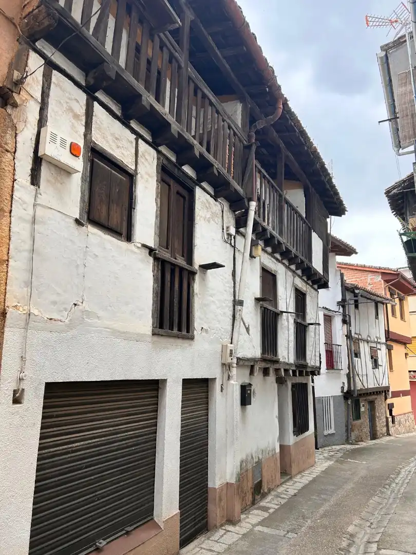 Vista exterior de Casa o chalet en venta en Madrigal de la Vera con Balcón