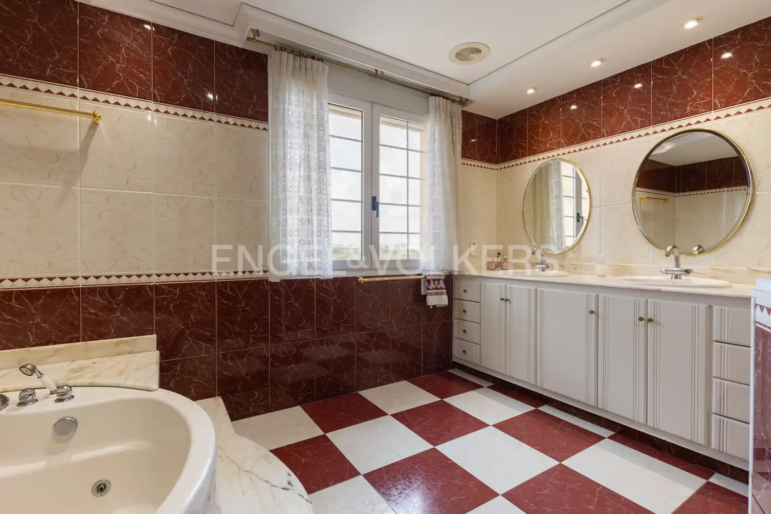 Baño de Finca rústica en venta en Piles con Aire acondicionado, Calefacción y Jardín privado