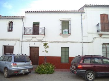 House with balcony for sale in Azuaga
