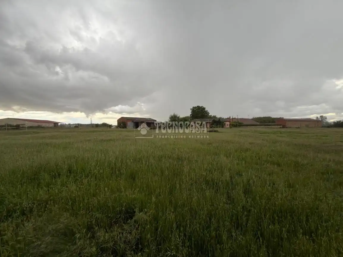 Land for sale in Villanueva de las Manzanas