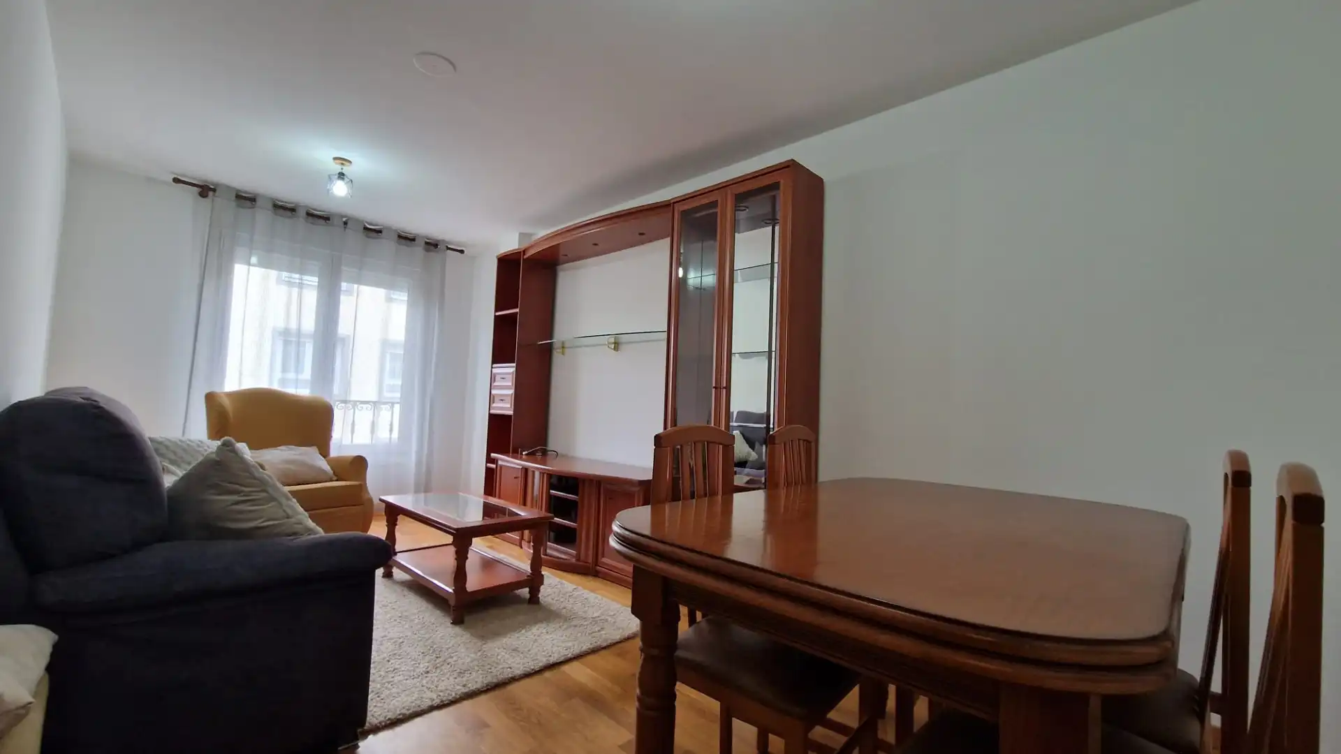Sala d'estar de Apartament de lloguer en Ordes, A Coruña