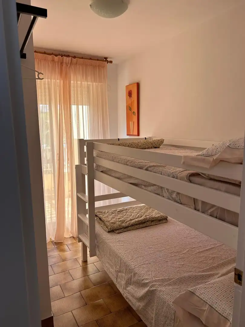 Dormitori de Pis en venda en Salobreña amb Terrassa, Moblat i Balcó