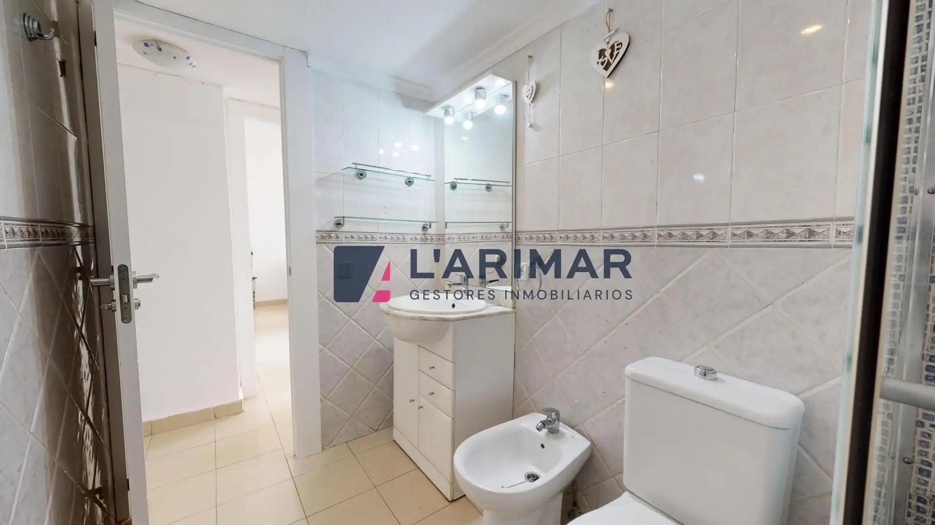 Baño de Piso en venta en Alicante / Alacant con Amueblado y Piscina comunitaria