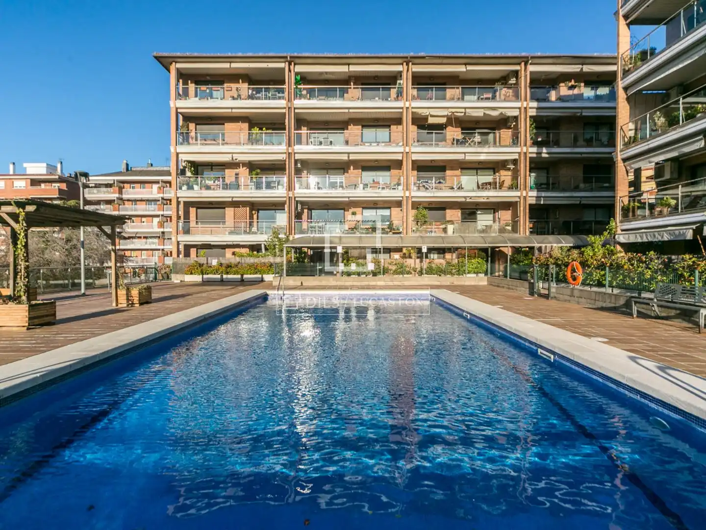 Swimming pool of Flat for sale in Sant Cugat del Vallès  with Air Conditioner, Heating and Terrace