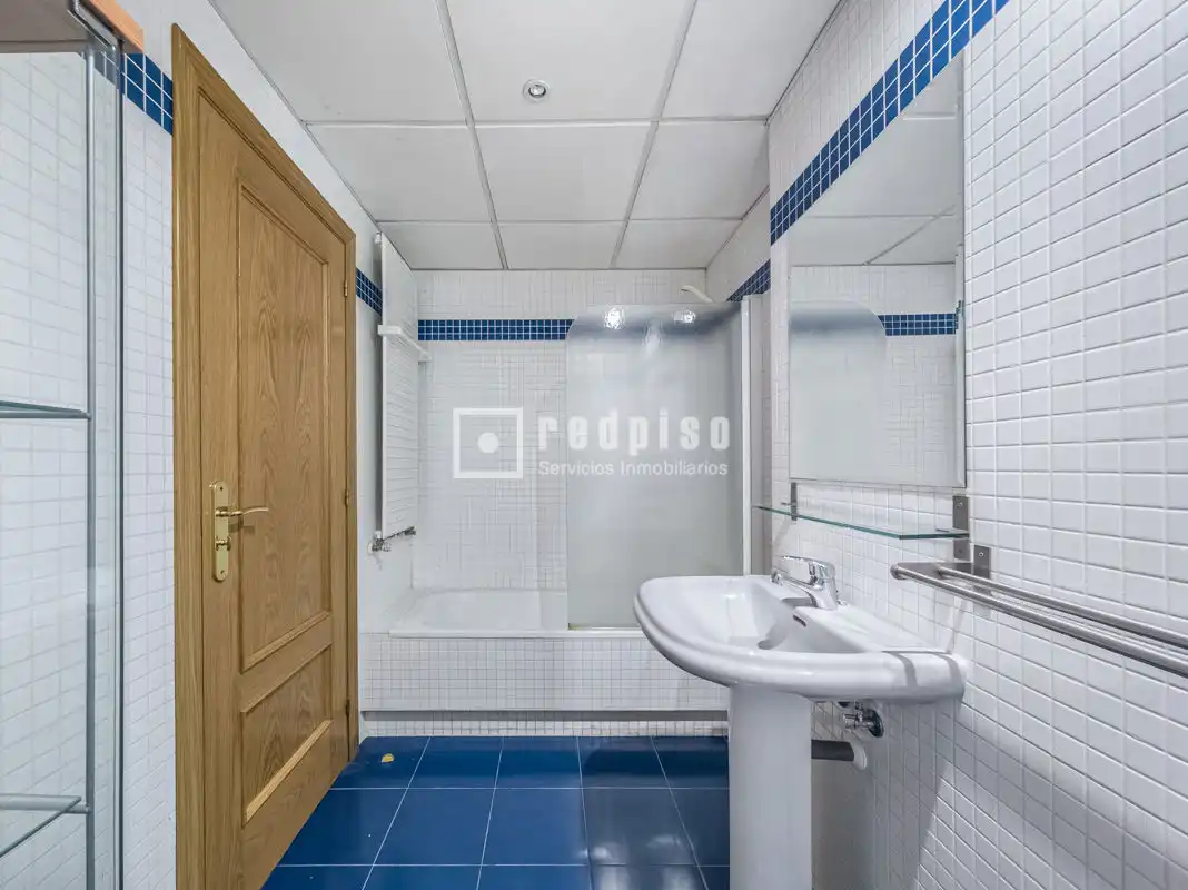 Bany de Dúplex en venda en Alcorcón amb Calefacció, Jardí privat i Parquet