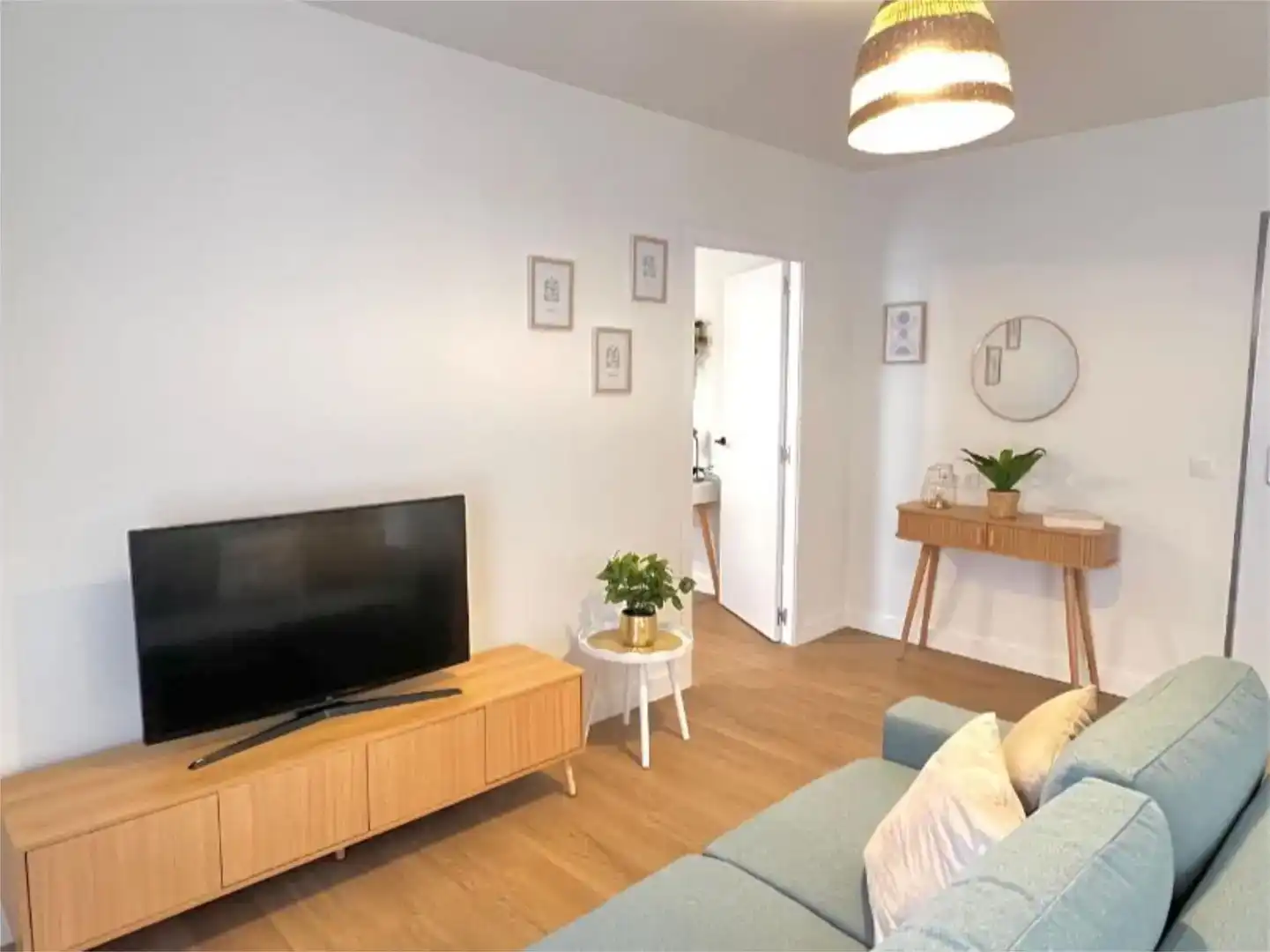 Wohnzimmer von Wohnungen zur Miete in  Madrid Capital mit Klimaanlage