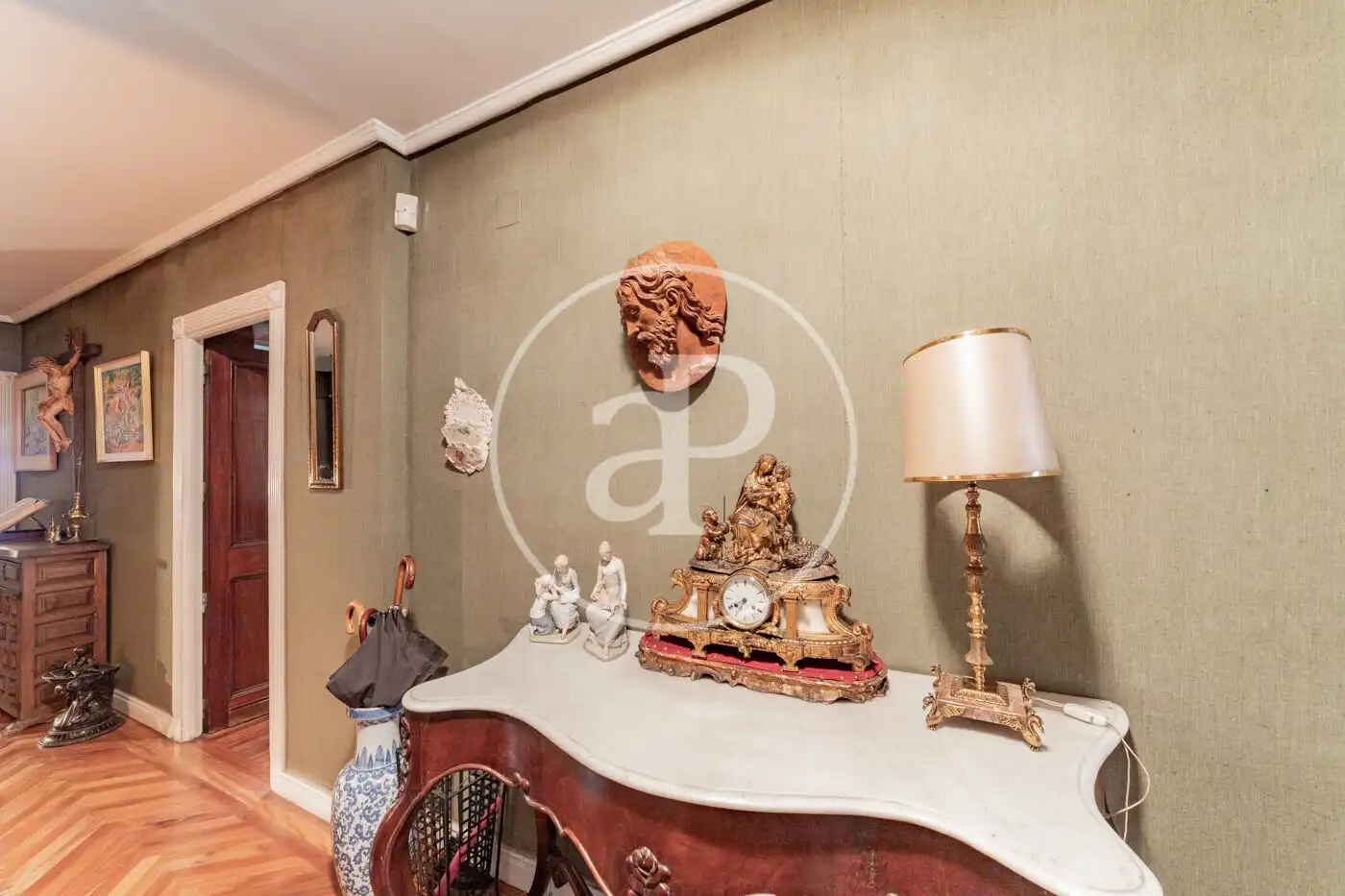 Piso en venta en Madrid con Calefacción, Terraza y Trastero