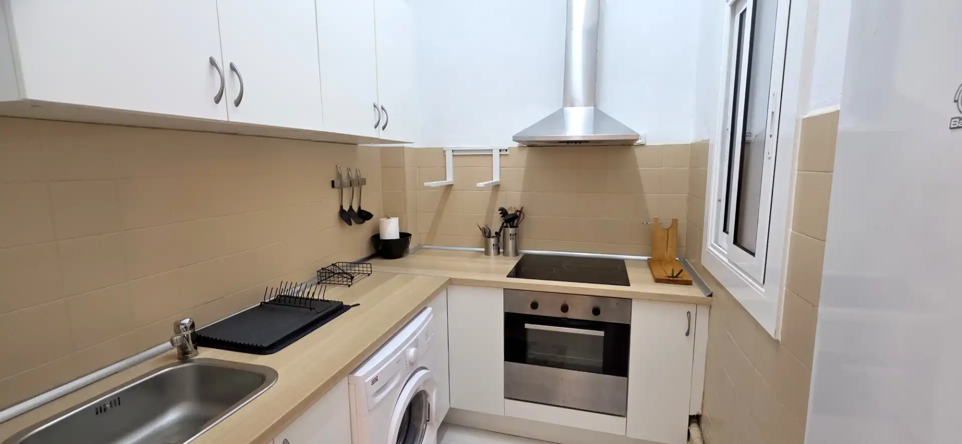 Cocina de Piso de alquiler en Barcelona con Parquet, Amueblado y Lavadora