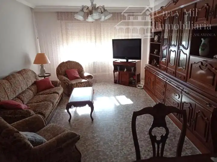 Sala de estar de Piso en venta en Guijuelo con Calefacción, Trastero y Amueblado