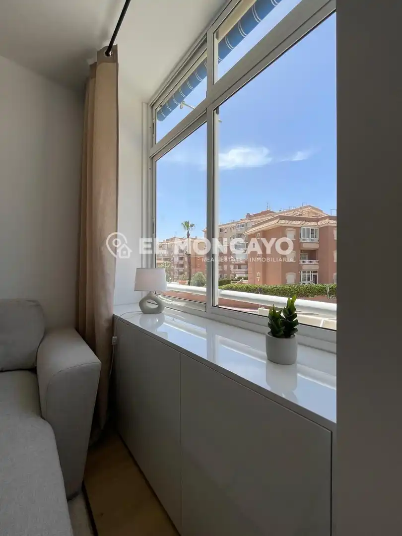Außenansicht von Wohnungen zum Verkauf in Torrevieja mit Terrasse, Möbliert und Gemeinschaftspool