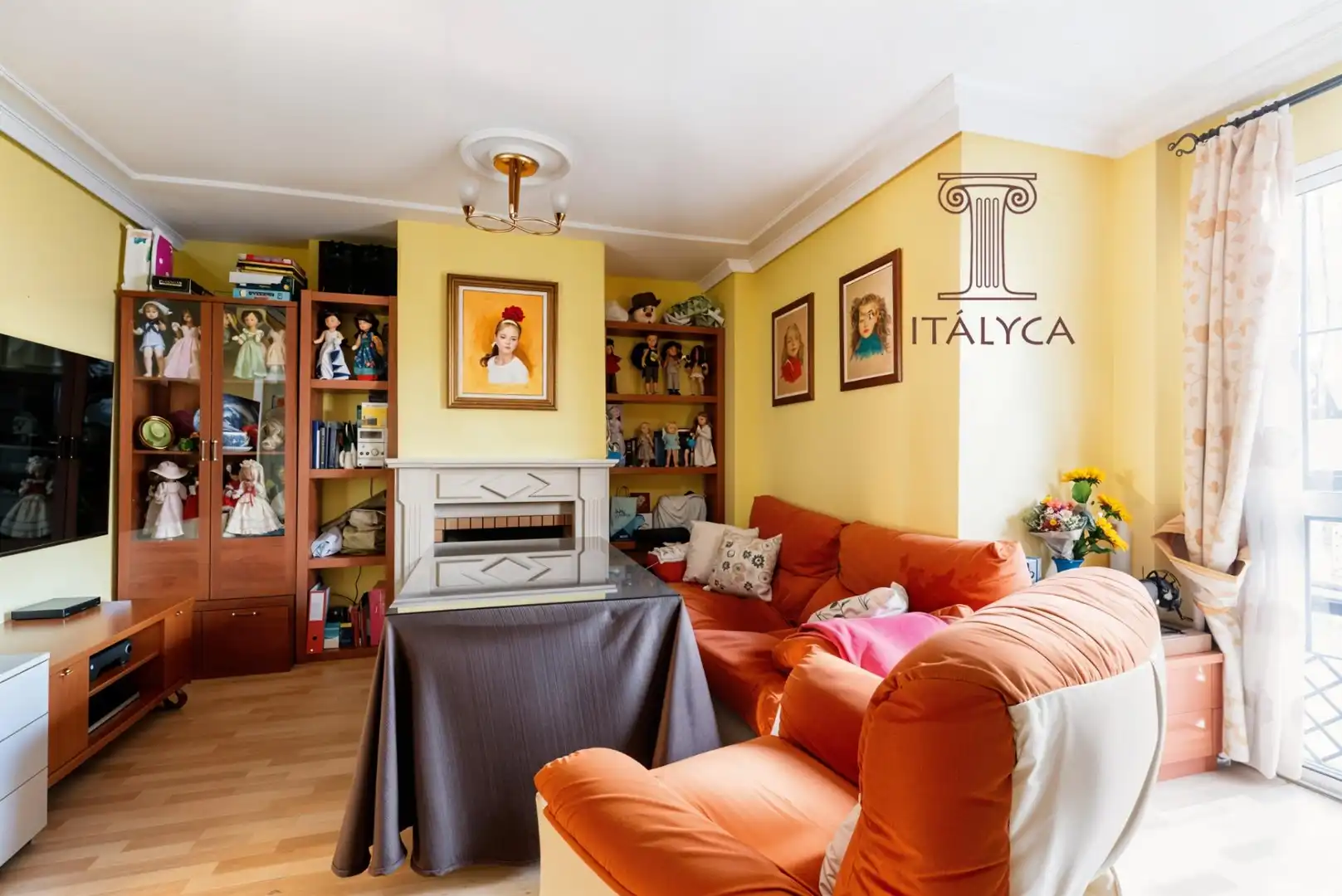 Sala de estar de Casa adosada en venta en Tomares con Aire acondicionado, Terraza y Trastero