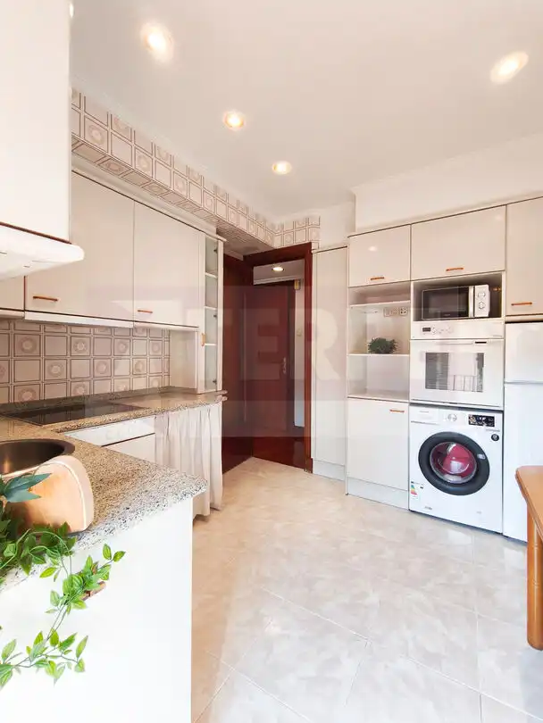 Kitchen of Flat for sale in Errenteria  with Furnished and Balcony