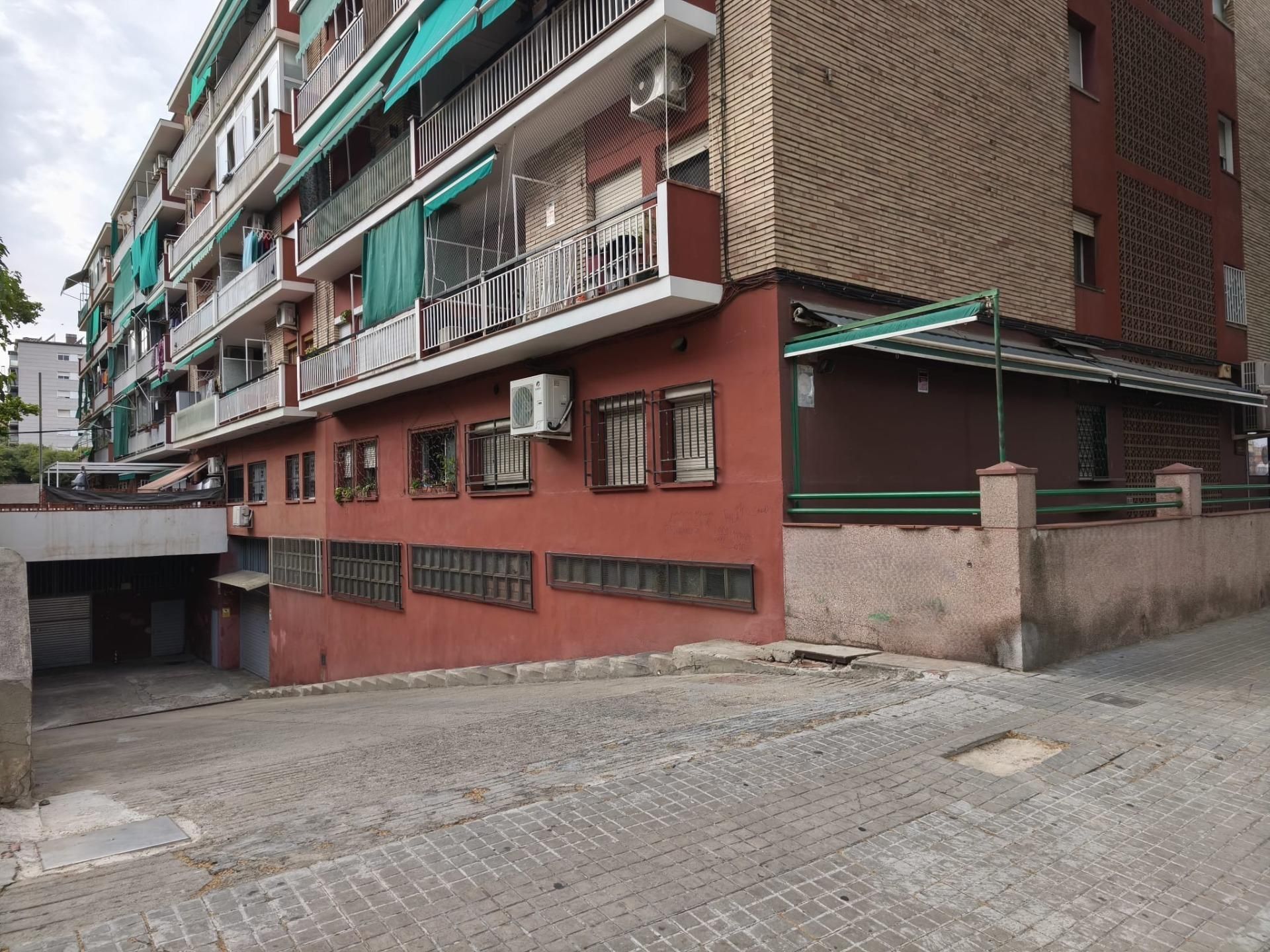Vista exterior de Garatge en venda en Badalona
