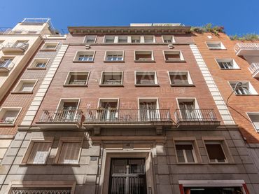 Wohnung mit Aufzug zum Verkauf in Calle de Juan Álvarez Mendizábal