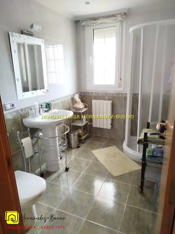 Baño de Casa o chalet en venta en Calvarrasa de Abajo con Calefacción, Jardín privado y Terraza