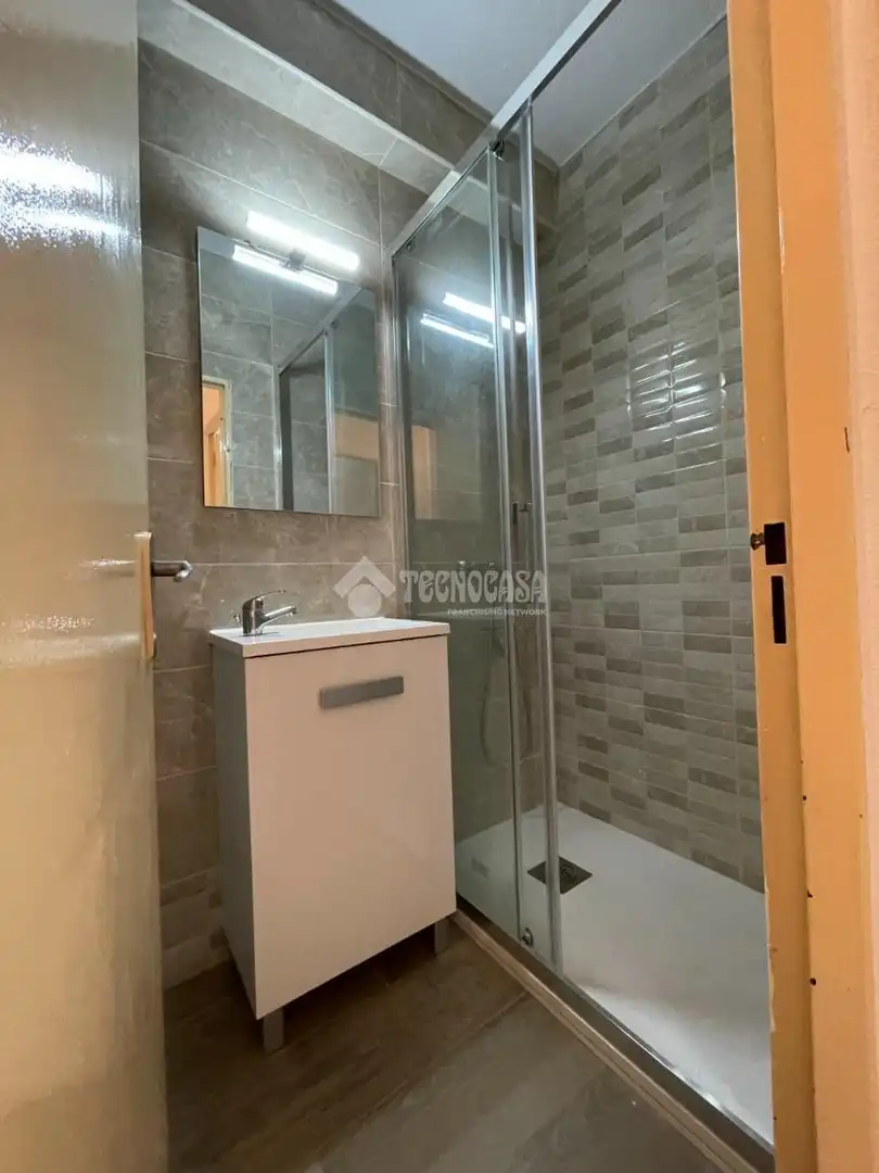 Bathroom of Flat for sale in Madrid  with Terrace