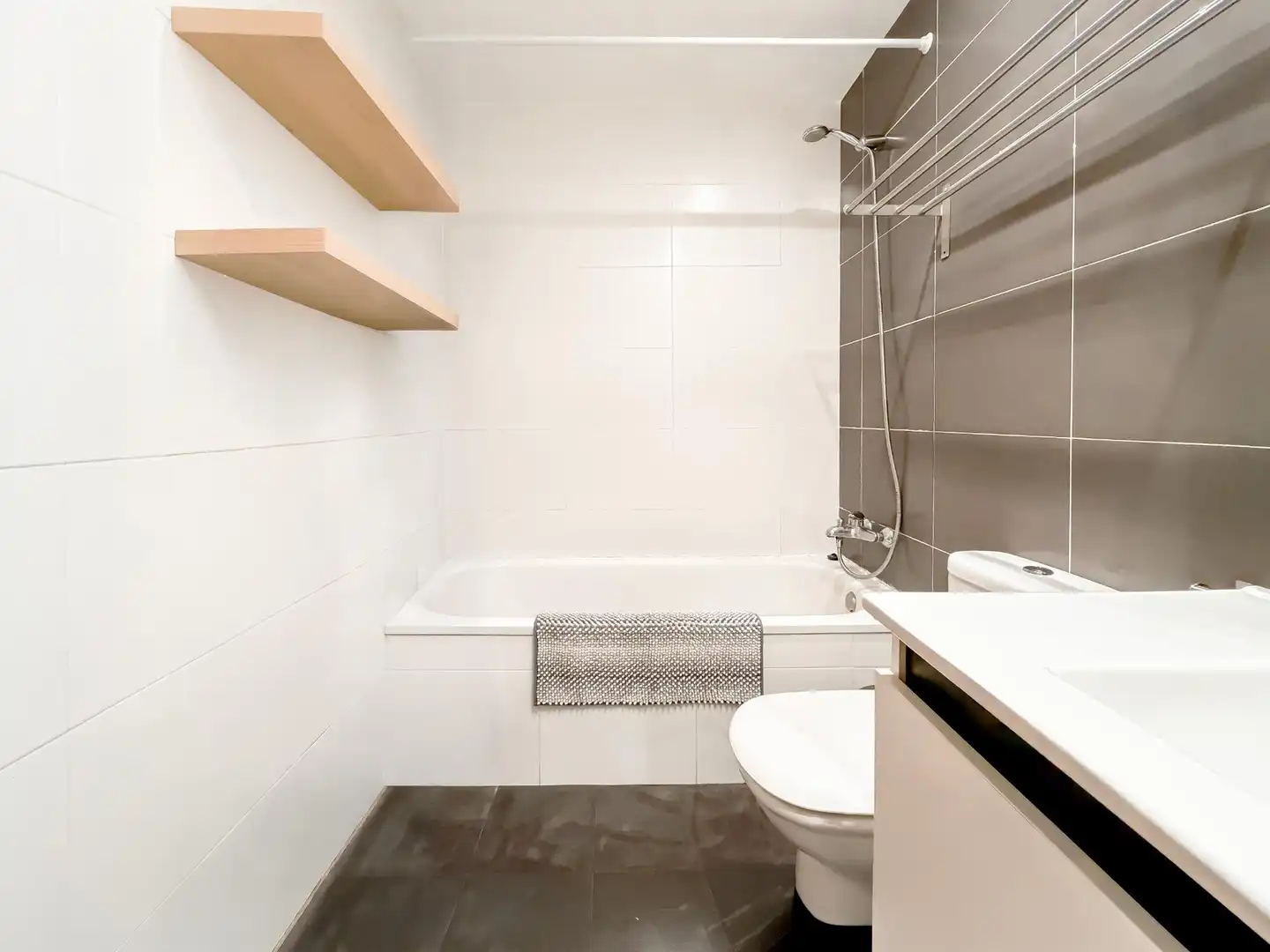Badezimmer von Dachboden zum Verkauf in Museros mit Klimaanlage, Terrasse und Abstellraum