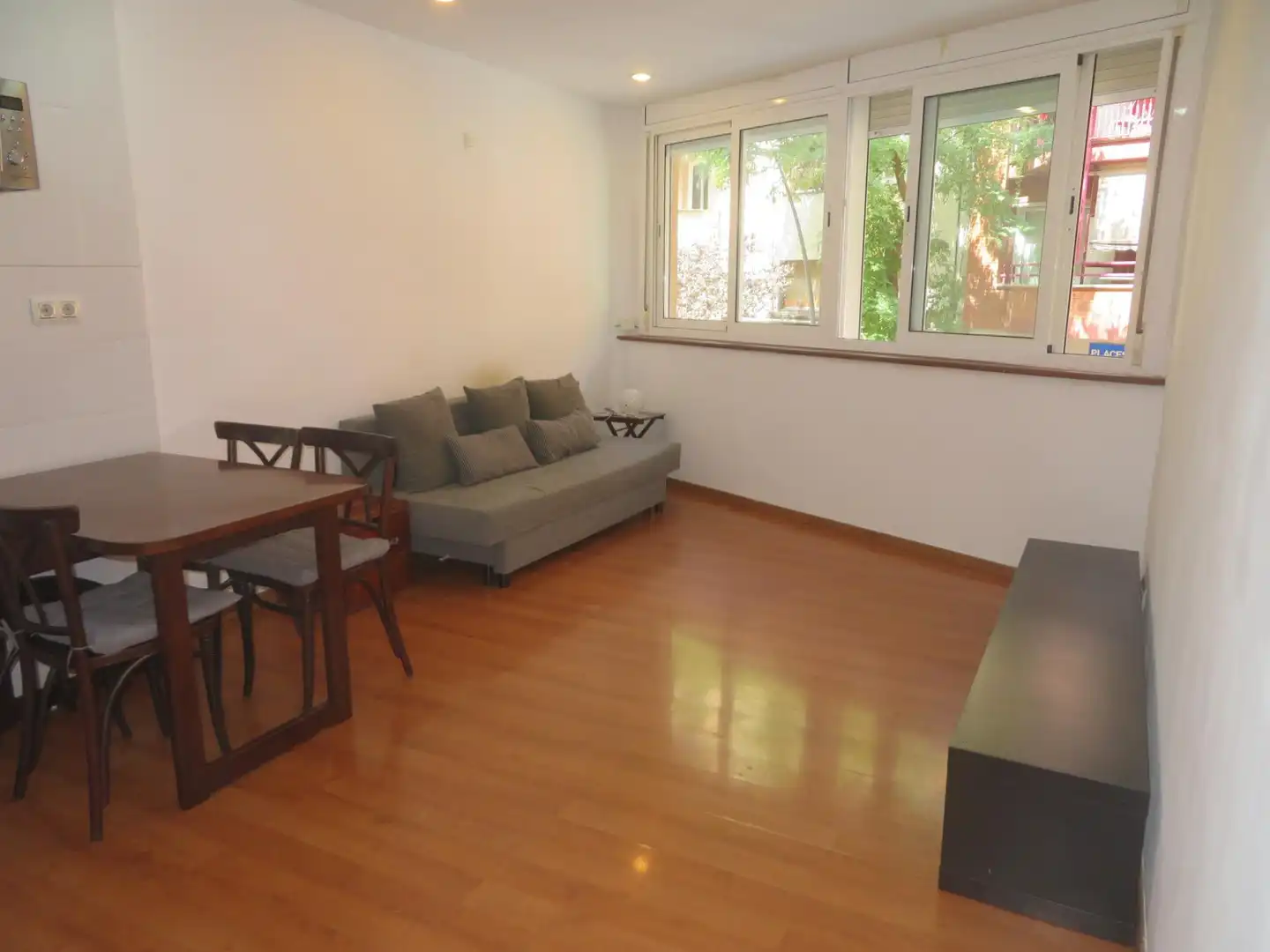 Study for rent in Carrer Carrer Jaume Fabra, El Poble Sec - Parc de Montjuïc